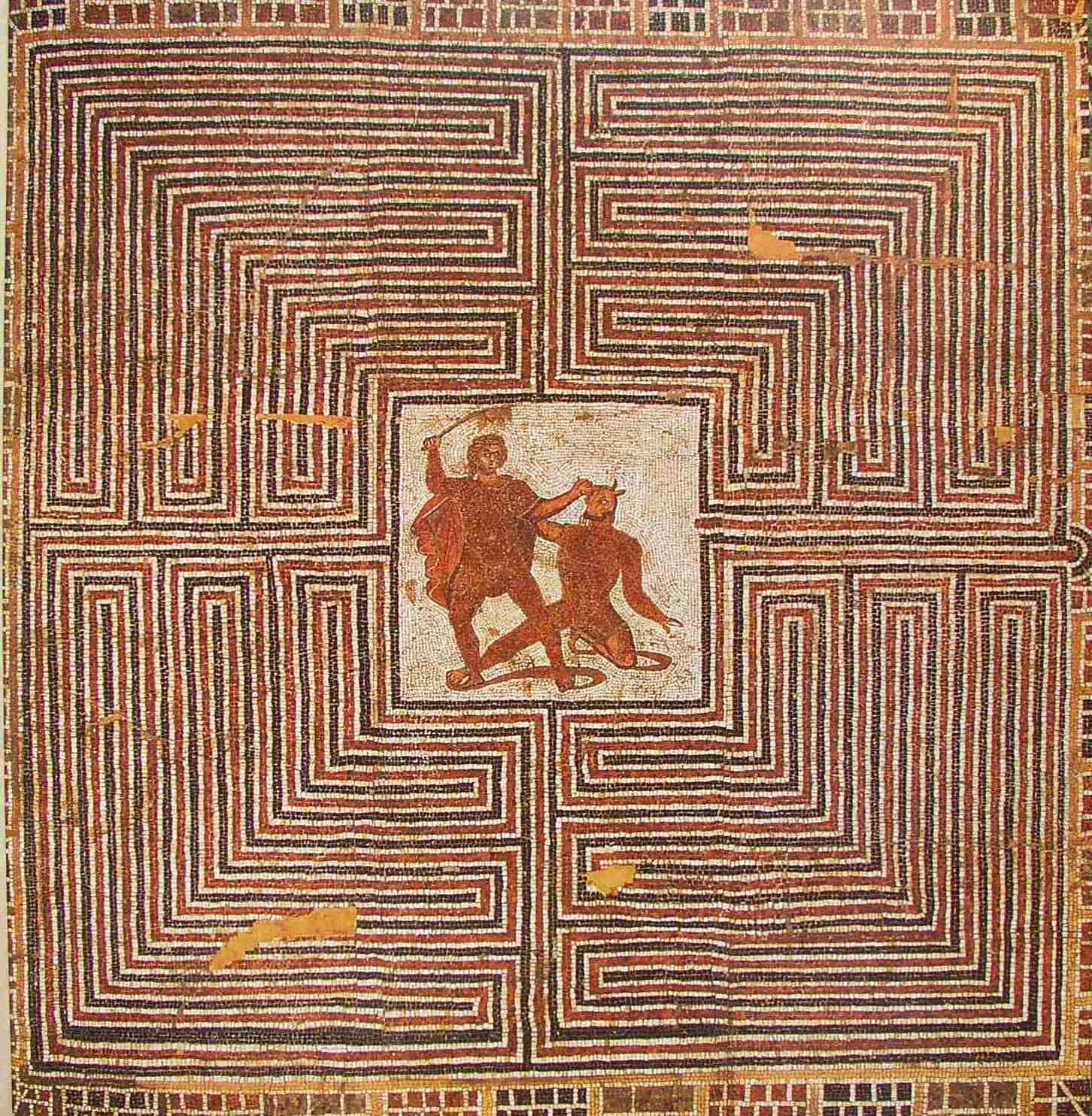 Fig. ra2: Salzburg
Multiple lane labyrinth with Theseus and the Minotauros in the centre.